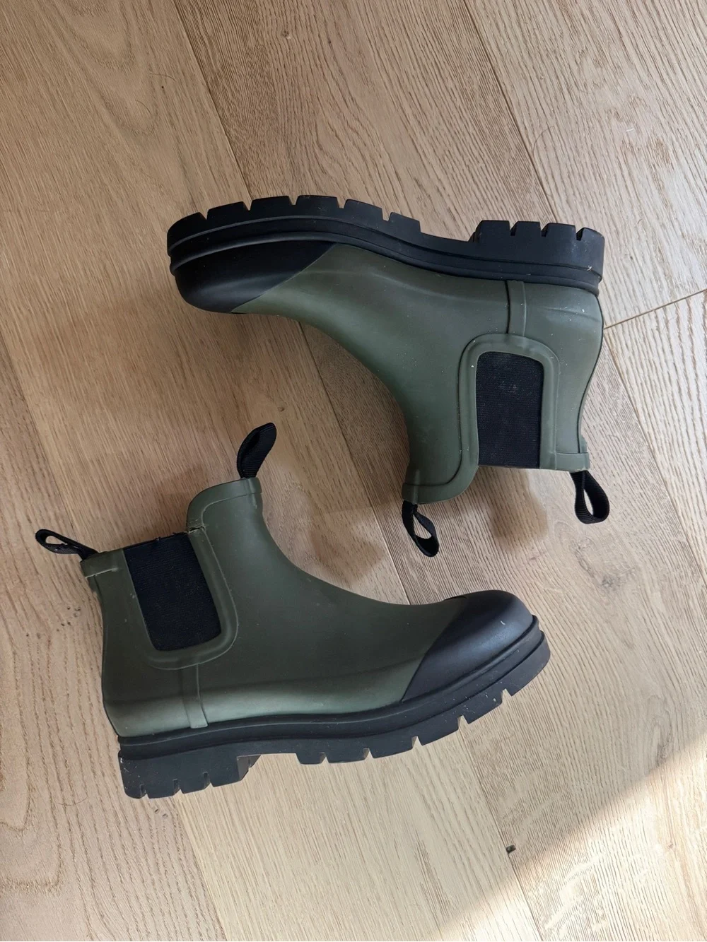 Everlane Olive Green Chelsea Rain Boots